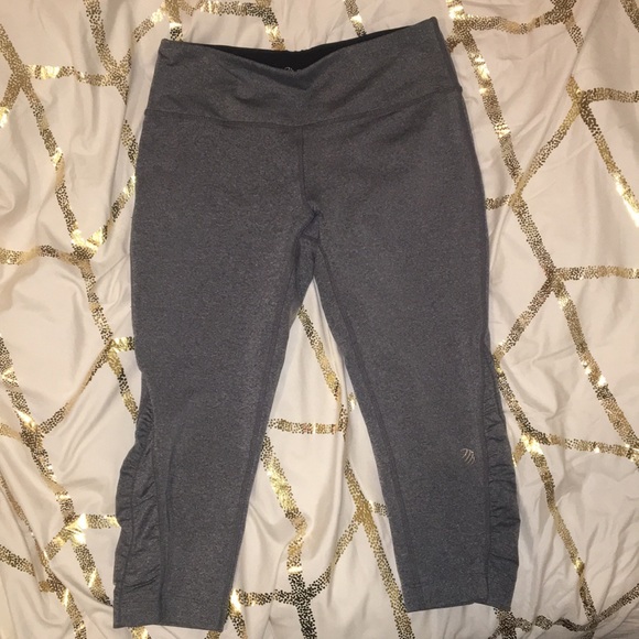 Grey Work Out Capri Bundle XS - Picture 4 of 5